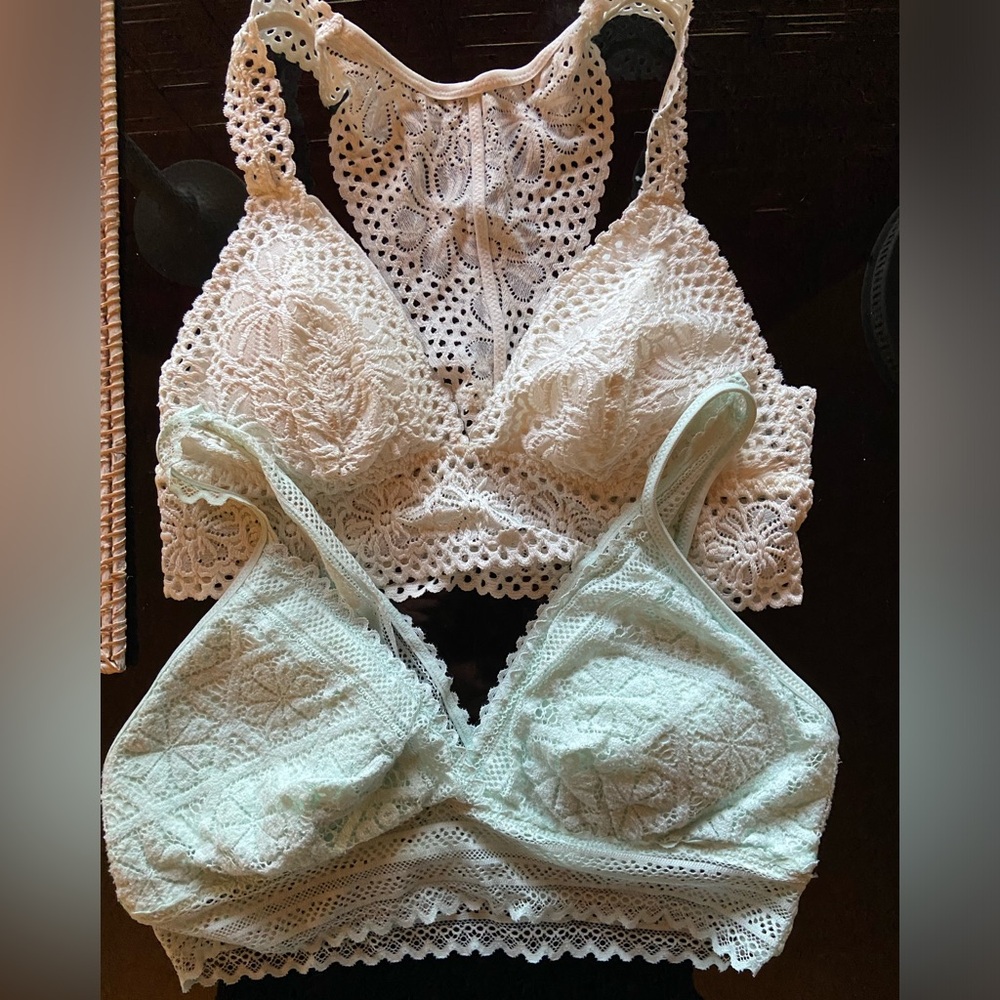 2 Aerie Bra Bralettes Medium Cream Teal